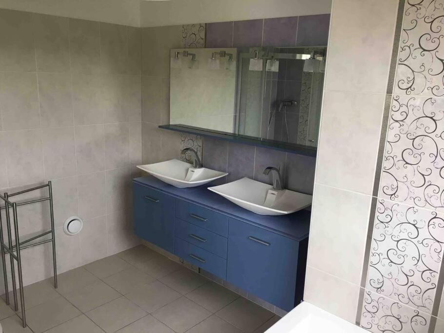 Gite De La Poupardiere, Maison De Campagne En Bordure De Riviere - 2 Nuits Minimum Villa Les Cresnays Екстериор снимка